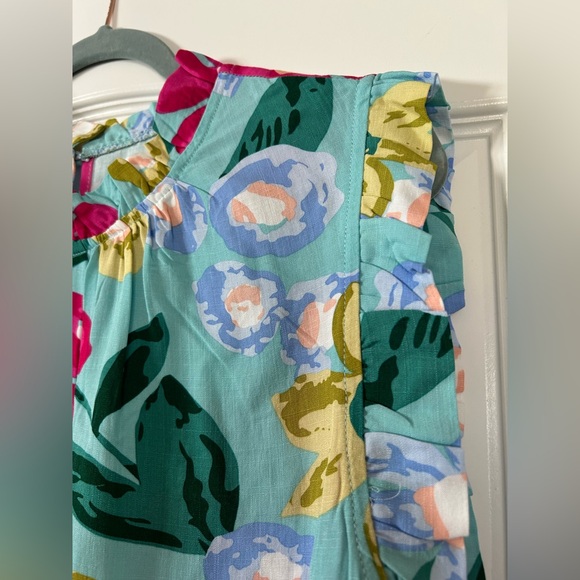 Floral Ruffle Sleeveless Button Keyhole Back Neck Shell Top - Picture 2 of 5